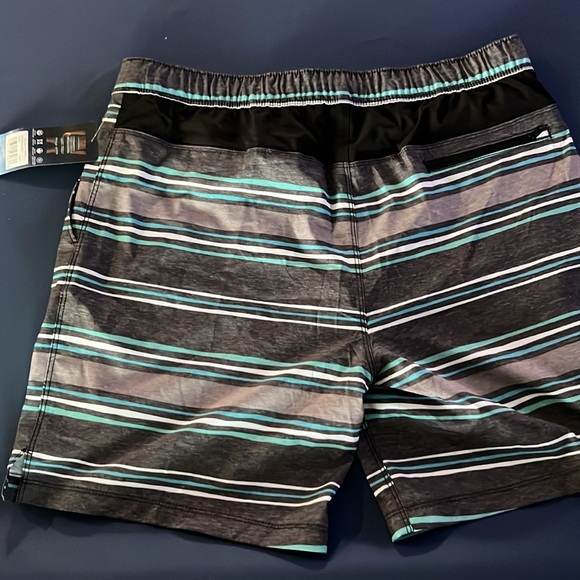 New Speedo swim trunks - Picture 5 of 6